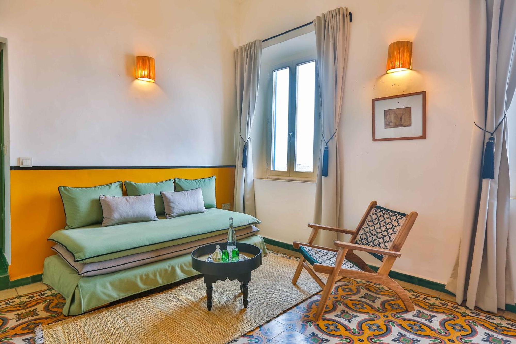 Le Palazzo Hotel *